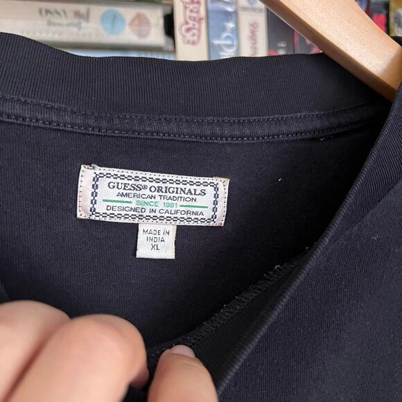 Guess Men's Black T-shirt - Picture 3 of 4